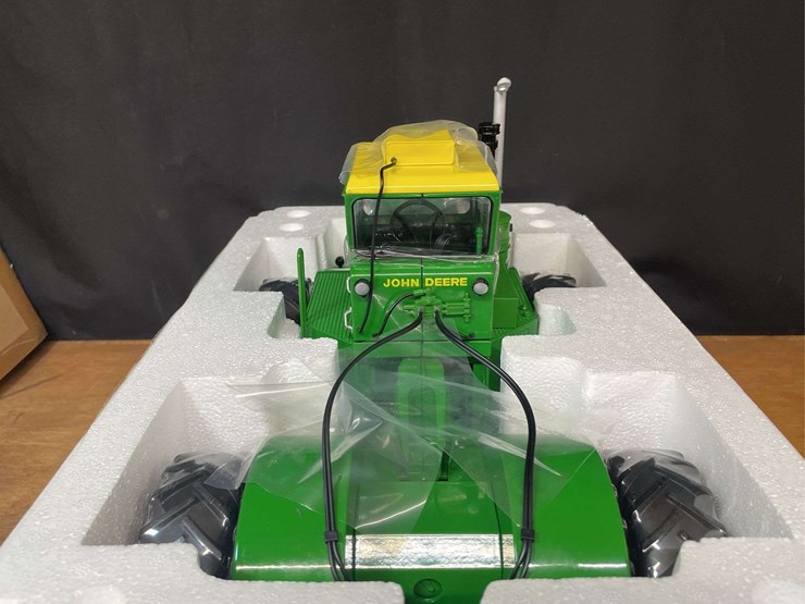 1/16-john-deere-wa-17-prestige-nib-ertl-image-9