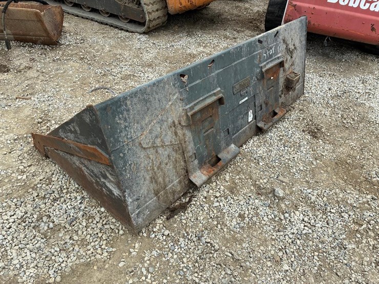 bobcat-86”-skid-steer-material-bucket-image-6