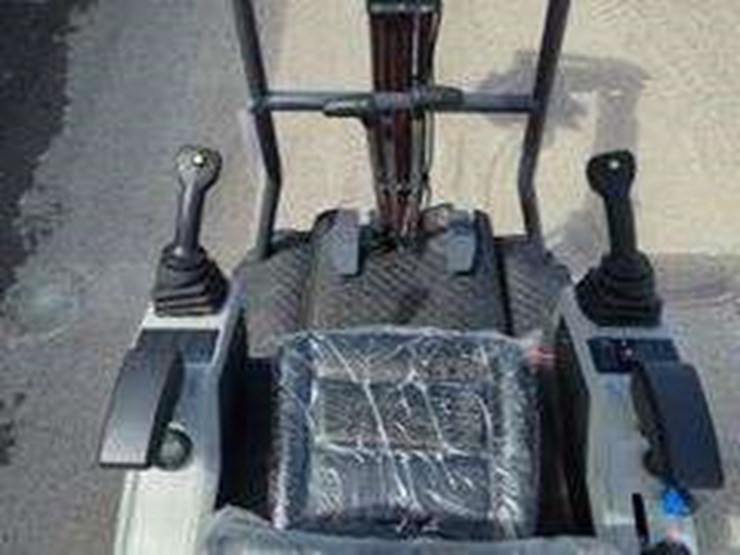 2025-cfg-mx15rx-mini-excavator,-unused,-see-details-for-video-image-13