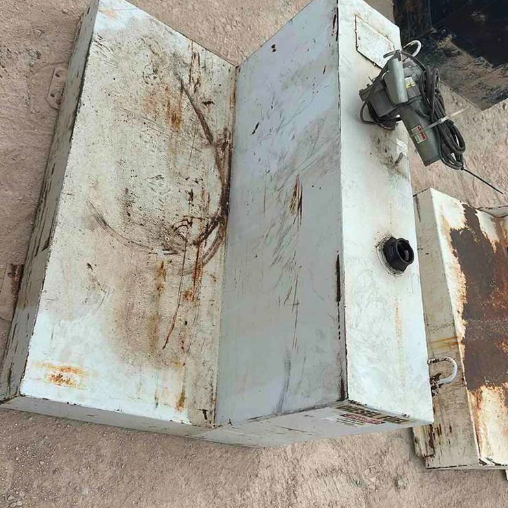 100 GAL FUEL TANK W/PUMP