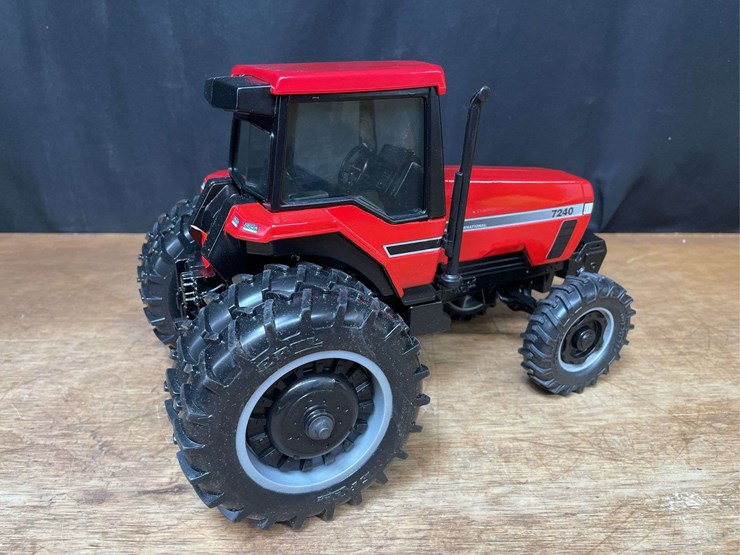 1/16-case-ih-magnum-7240-intro-nib-ertl-image-8