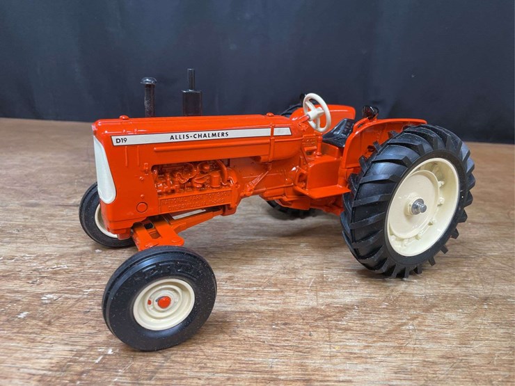 1/16-ac-d19-1989-nfts-nib-ertl-image-3