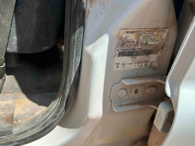 2014-ford-f550-image-8