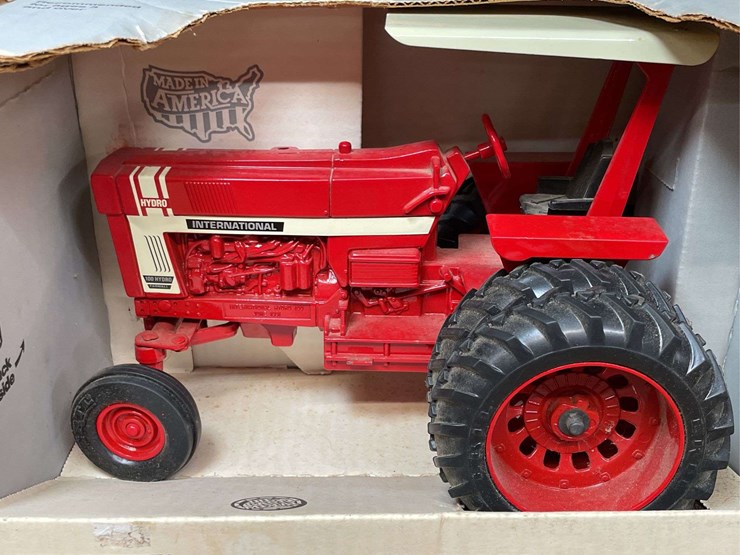 1/16-ih-hydro-100-special-edition-nib-ertl-image-2