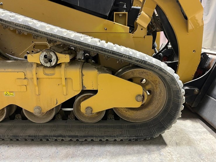 2020-caterpillar-259d3-image-21
