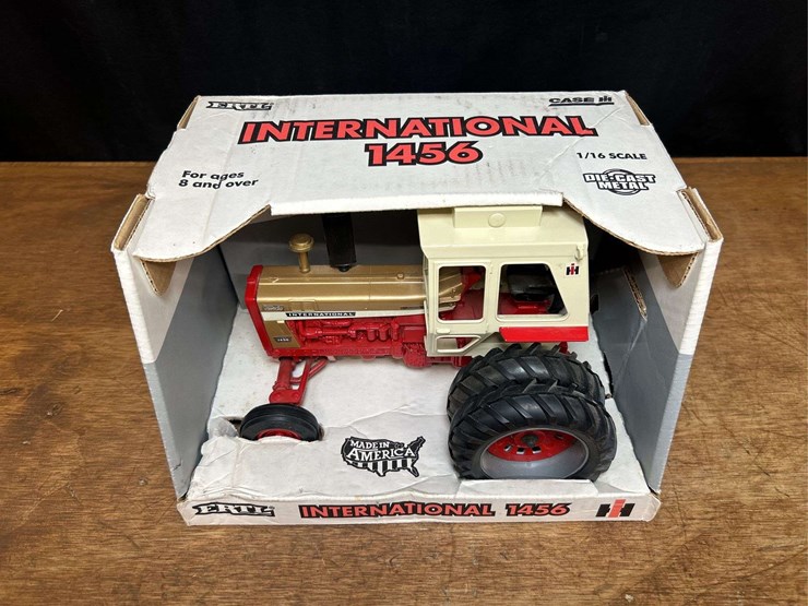 1/16-ih-1456-gold-demonstrator-collector-nib-ertl-image-4