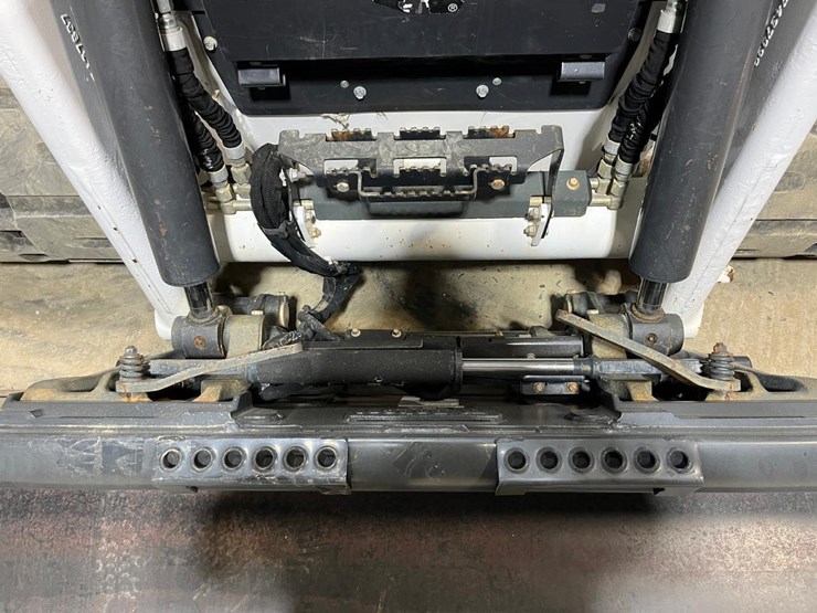 2022-bobcat-t76-image-10