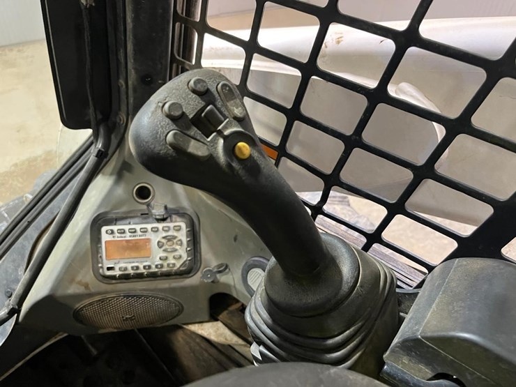 2017-bobcat-s740-image-23