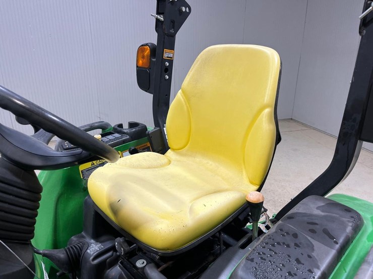 john-deere-3046r-image-18