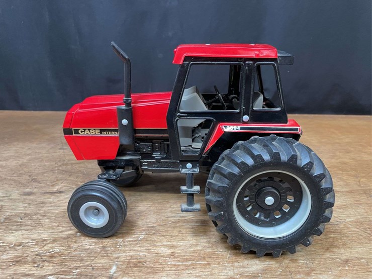 1/16-case-ih-2594-las-vegas-nib-ertl-image-3