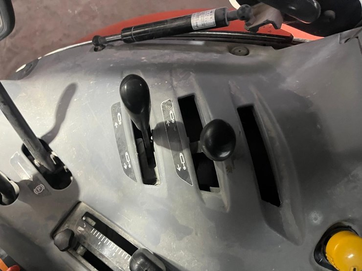 2018-kubota-m5-111hdc-image-38