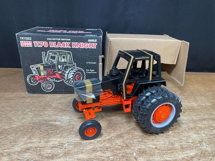 1/16-case-1170-black-knight-collector-nib-ertl-image-1