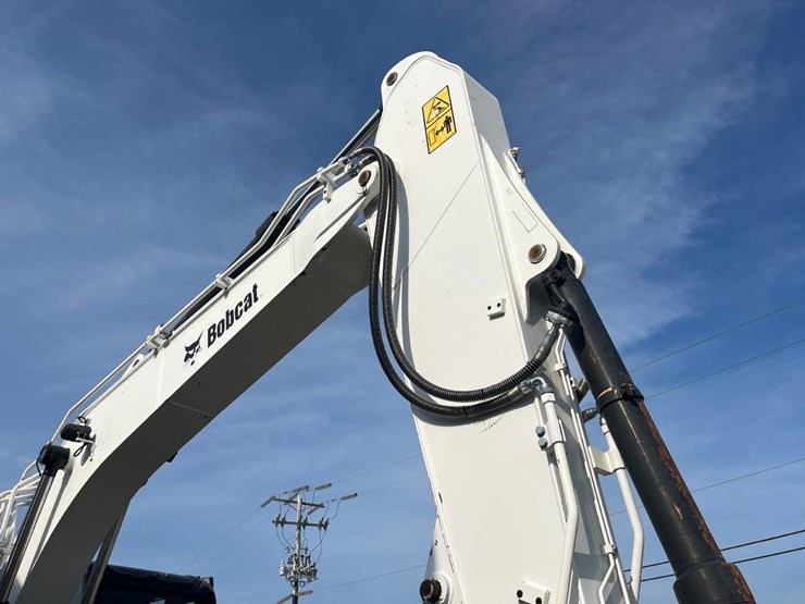 2020-bobcat-e145-image-13
