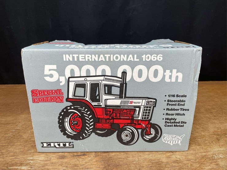 1/16-ih-1066-5-millionth-nib-ertl-image-6