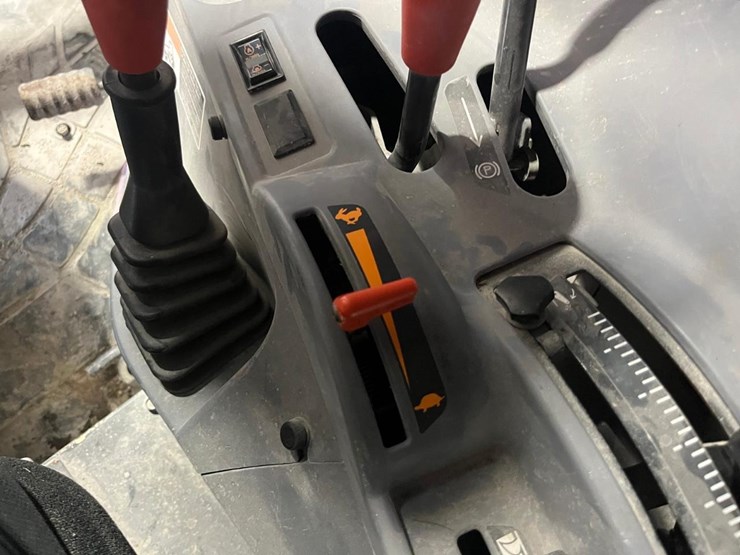 2018-kubota-m5-111hdc-image-35