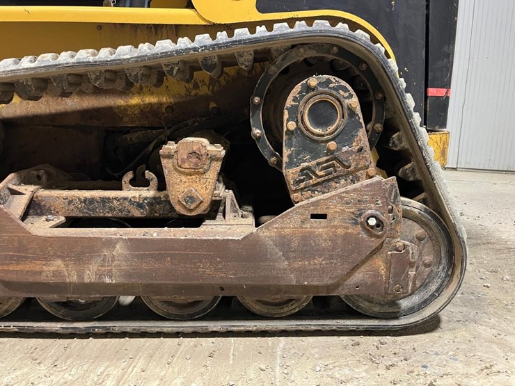 caterpillar-267b-image-15