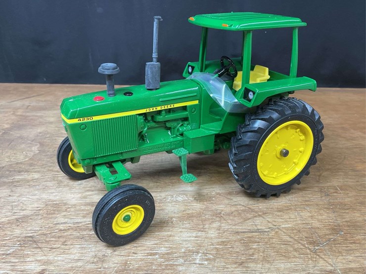 1/16-john-deere-4230-1998-nfts-nib-ertl-image-4