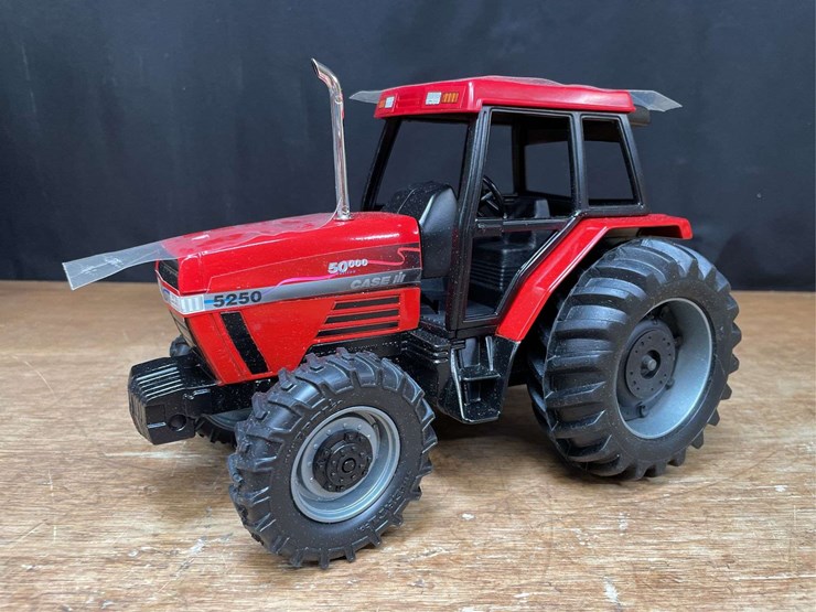 1/16-case-ih-maxxum-5250-50,000th-nib-ertl-image-2