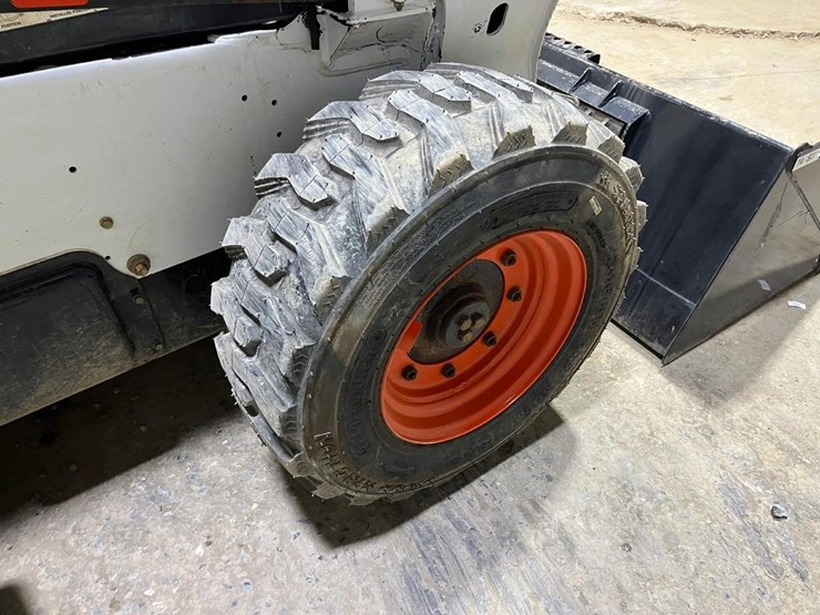 2017-bobcat-s740-image-16