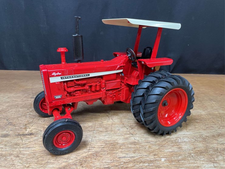 1/16-ih-1026-1997-sfts-nib-ertl-image-2