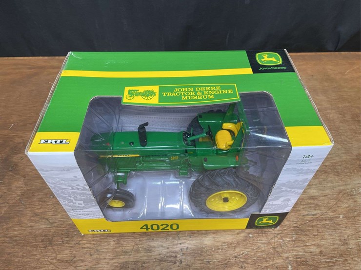 1/16-john-deere-4020-museum-nib-ertl-image-4