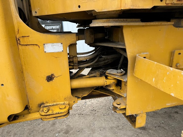 caterpillar-914g-image-13