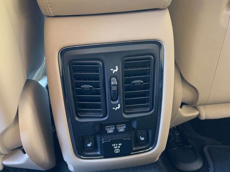 2014-jeep-grand-cherokee-limited-image-17