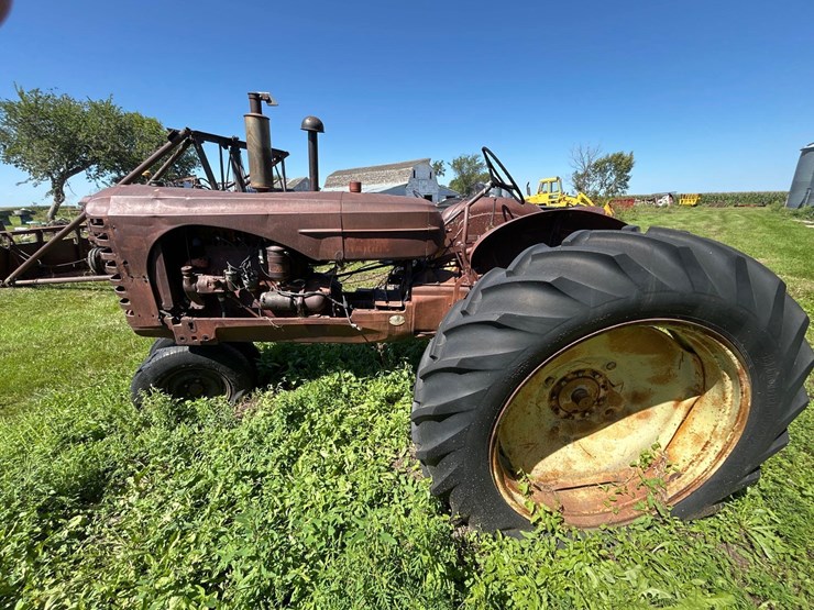 1951-massey-harris-44-image-2