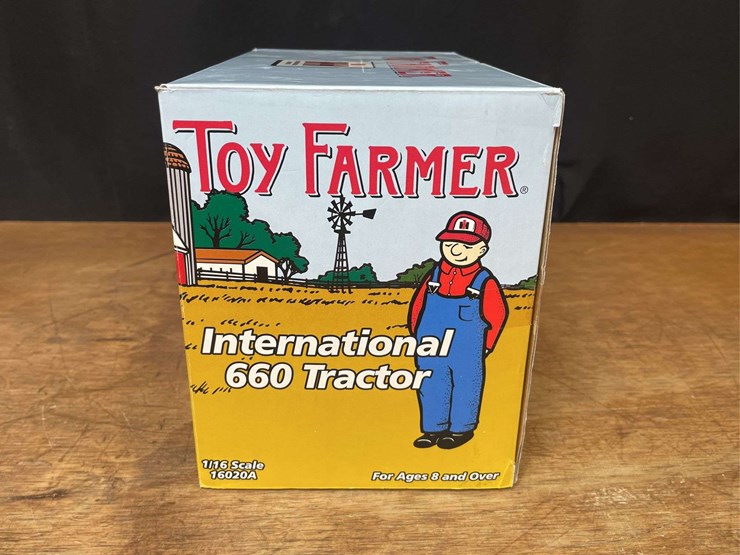 1/16-ih-660-1999-nfts-nib-ertl-image-17