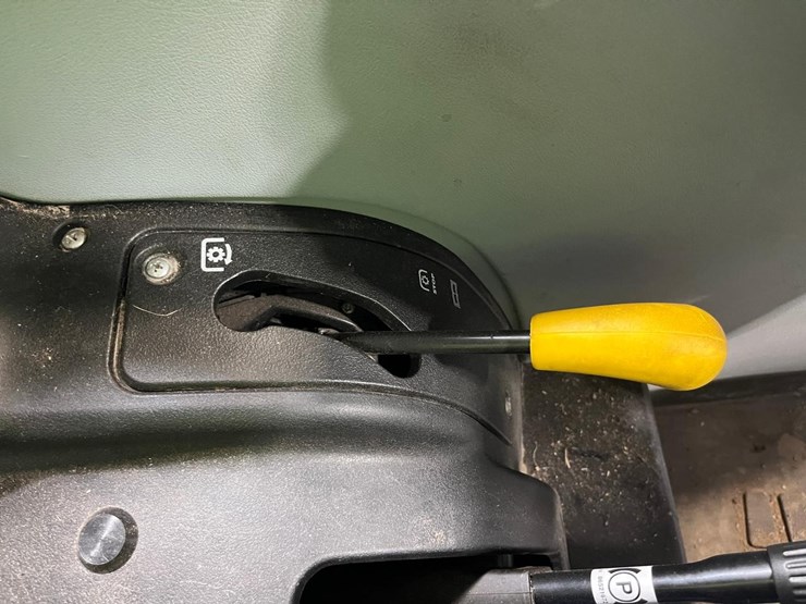 new-holland-workmaster-65-image-42