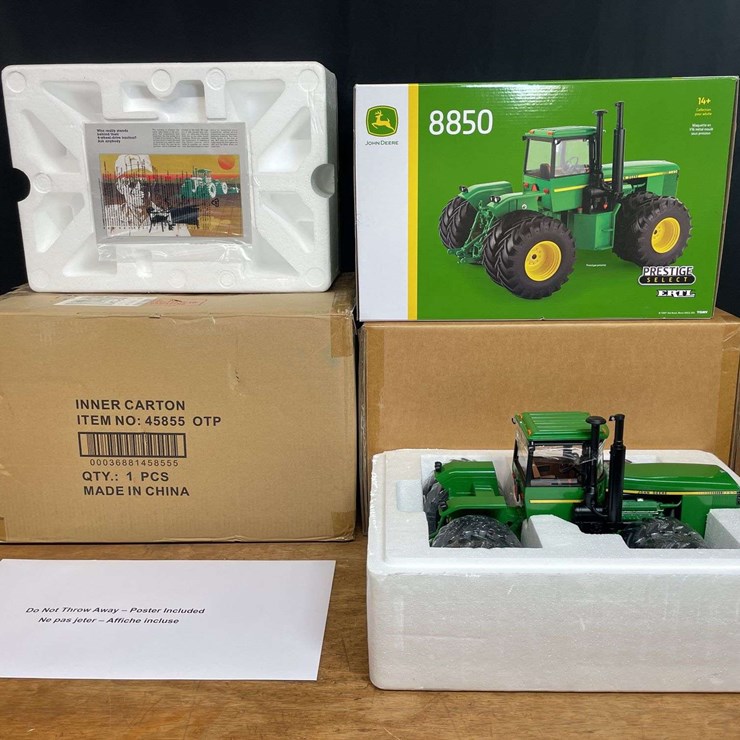 1/16 John Deere 8850 Prestige NIB Ertl