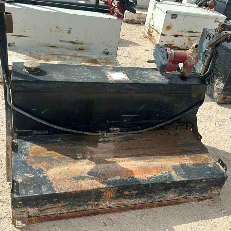 100 GAL FUEL TANK W/PUMP