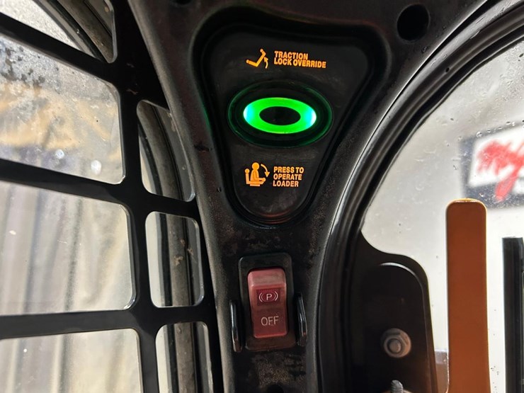 2016-bobcat-t550-image-23