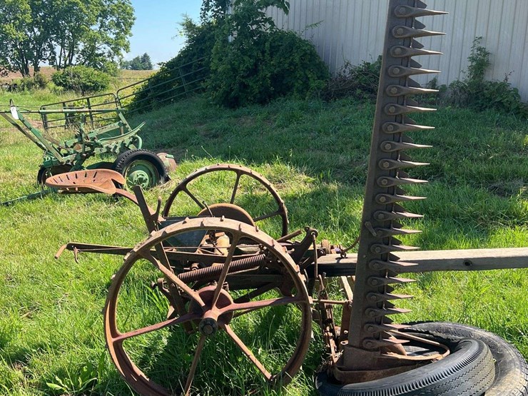 oliver-horse-drawn-sickle-mower-image-2
