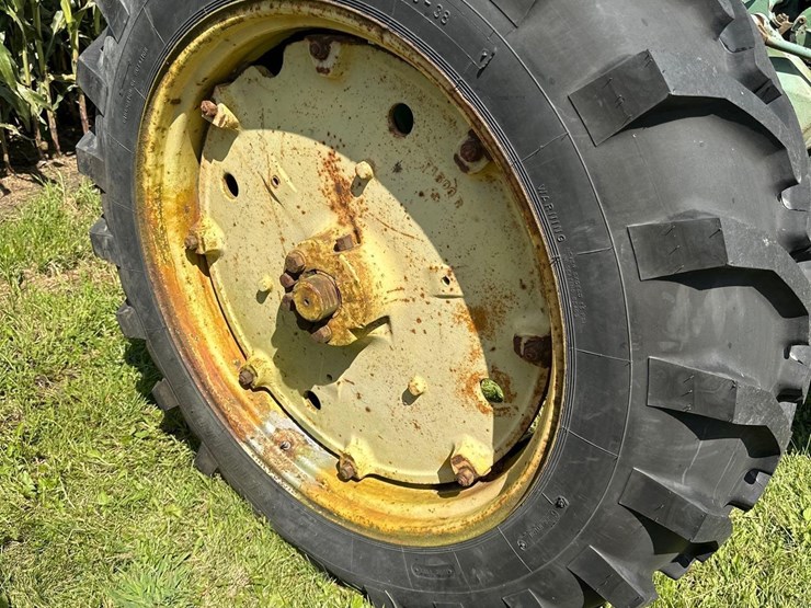 john-deere-720-image-11