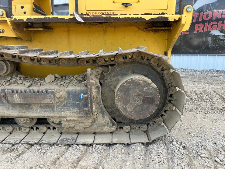new-holland-d70-crawler-dozer-image-14