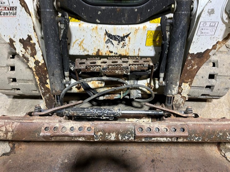 2021-bobcat-t595-image-10