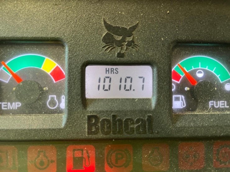 bobcat-5610-toolcat-utility-vehicle-image-24