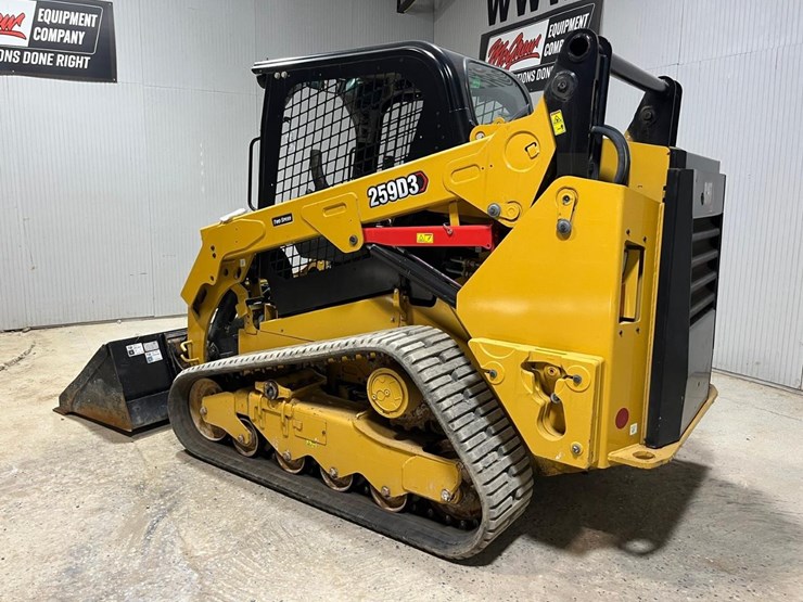 2023-caterpillar-259d3-image-3