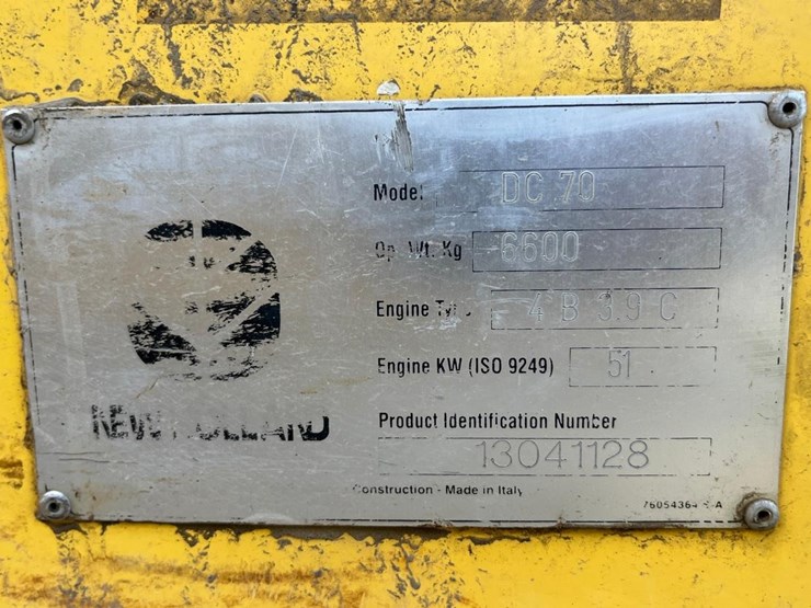 new-holland-d70-crawler-dozer-image-32