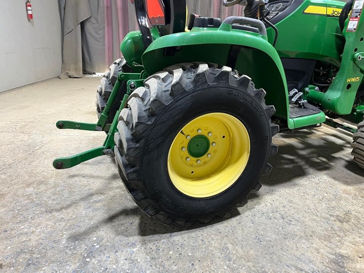 john-deere-3046r-image-15