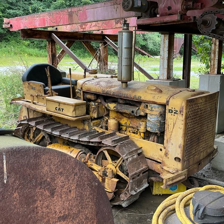 CATERPILLAR D2