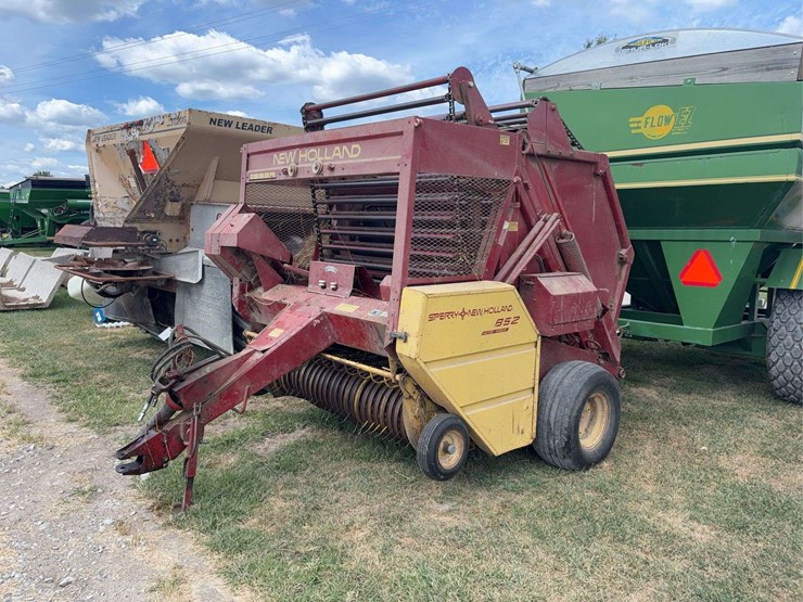 new-holland-852-image-2