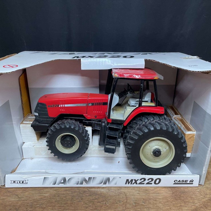 1/16 Case-IH Magnum MX220 NIB Ertl