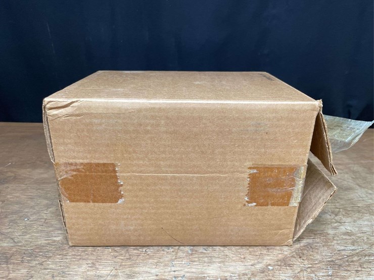 1/16-case-2594-collector-nib-ertl-image-19