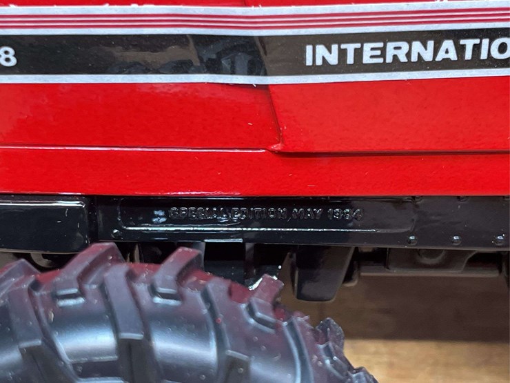 1/16-ih-5288-1984-special-edition-nib-ertl-image-4