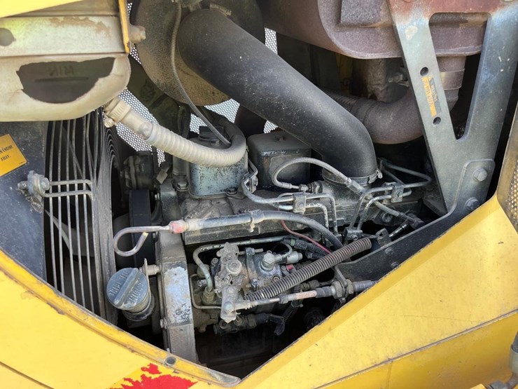 new-holland-d70-crawler-dozer-image-21