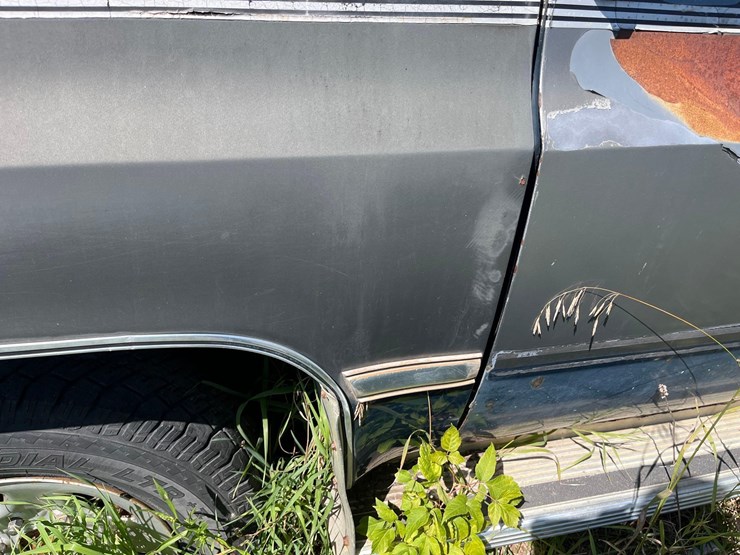 gmc-suburban-image-11