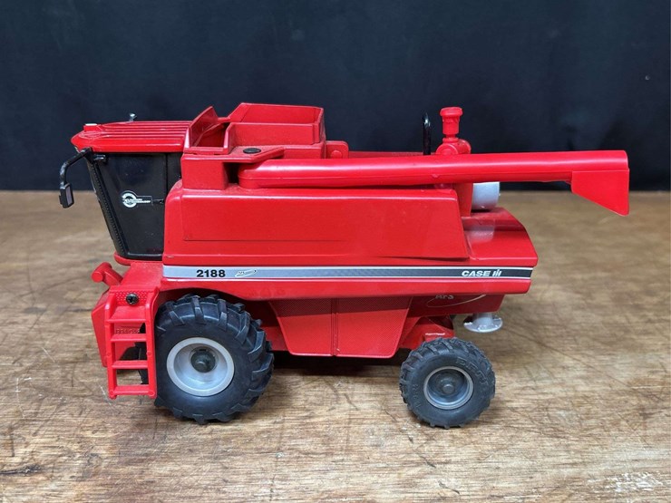 1/32-case-ih-2188-combine-nib-ertl-image-6