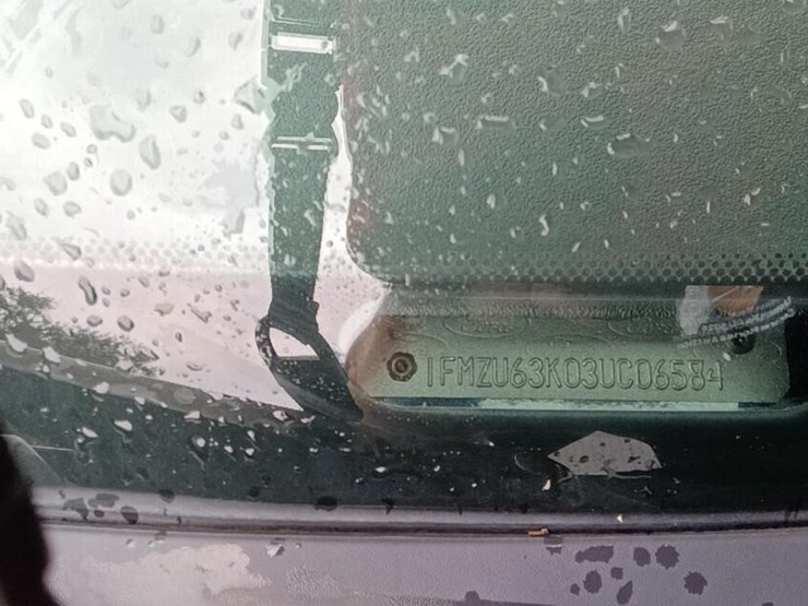 2003-ford-explorer-image-8